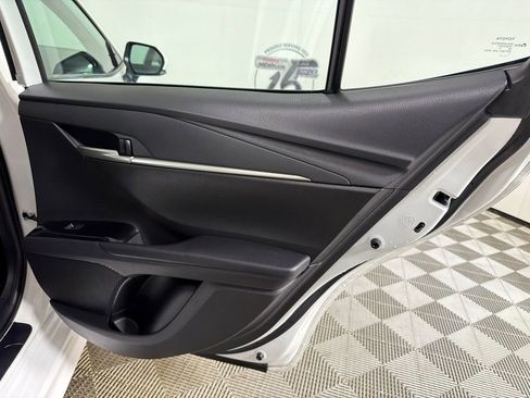 Used 2025 Toyota Camry SE w/ Convenience Package FWD image 16
