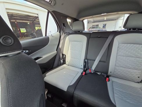Used 2021 Chevrolet Equinox LS w/ LS Convenience Package FWD image 13