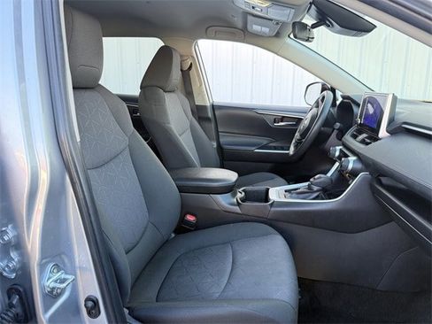 Used 2024 Toyota RAV4 XLE image 29