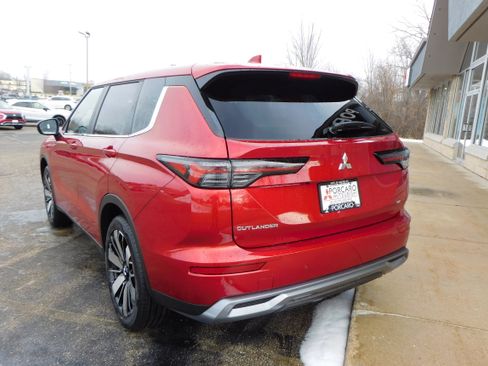 New 2026 Mitsubishi Outlander SE image 3