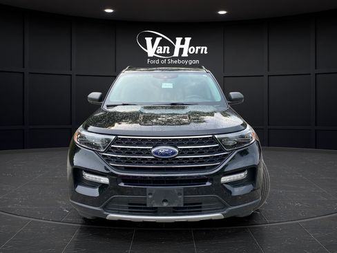 Used 2020 Ford Explorer XLT w/ Equipment Group 202A AWD/4WD image 2