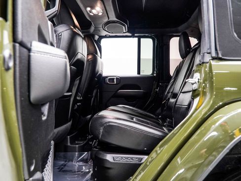 Used 2023 Jeep Wrangler Unlimited Sahara w/ Cold Weather Group image 38