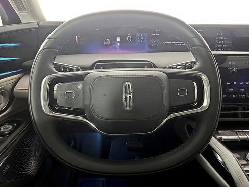 Used 2025 Lincoln Nautilus Reserve AWD/4WD image 20