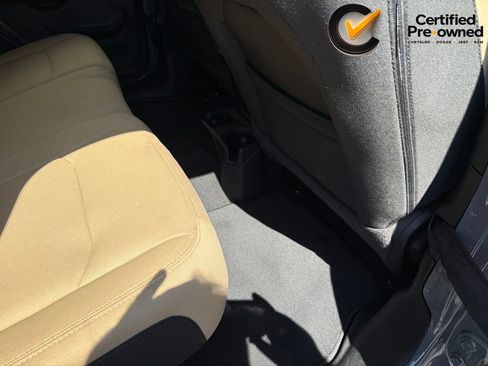 Used 2022 Jeep Wrangler Unlimited Sport AWD/4WD image 23