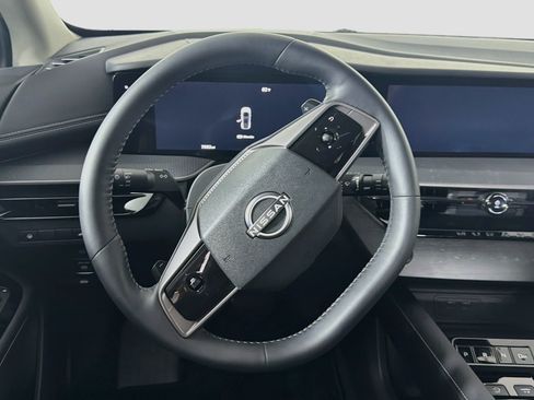 Used 2025 Nissan Murano SV AWD/4WD image 17