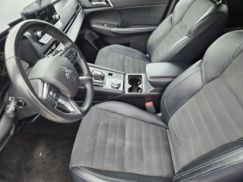 Used 2024 Mitsubishi Outlander SE FWD image 18