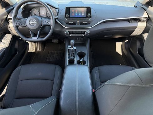 Used 2024 Nissan Altima 2.5 S FWD image 6
