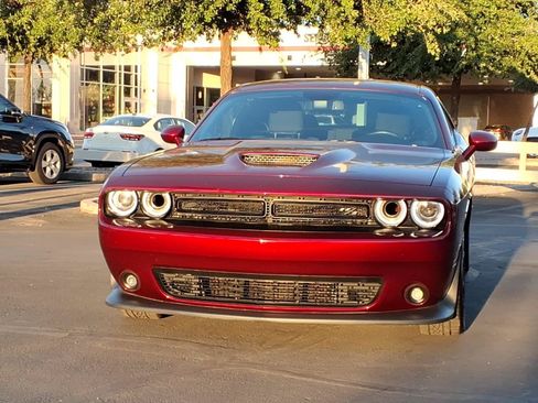Used 2019 Dodge Challenger R/T w/ Blacktop Package RWD image 2