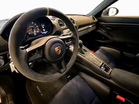 Used 2025 Porsche 718 Cayman GT4 RS RWD image 6