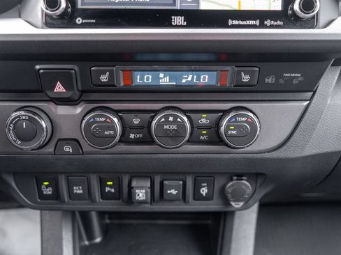 Used 2023 Toyota Tacoma TRD Off-Road w/ TRD Premium Off Road Package AWD/4WD image 28