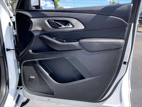 Certified 2022 Chevrolet Traverse Premier FWD image 23