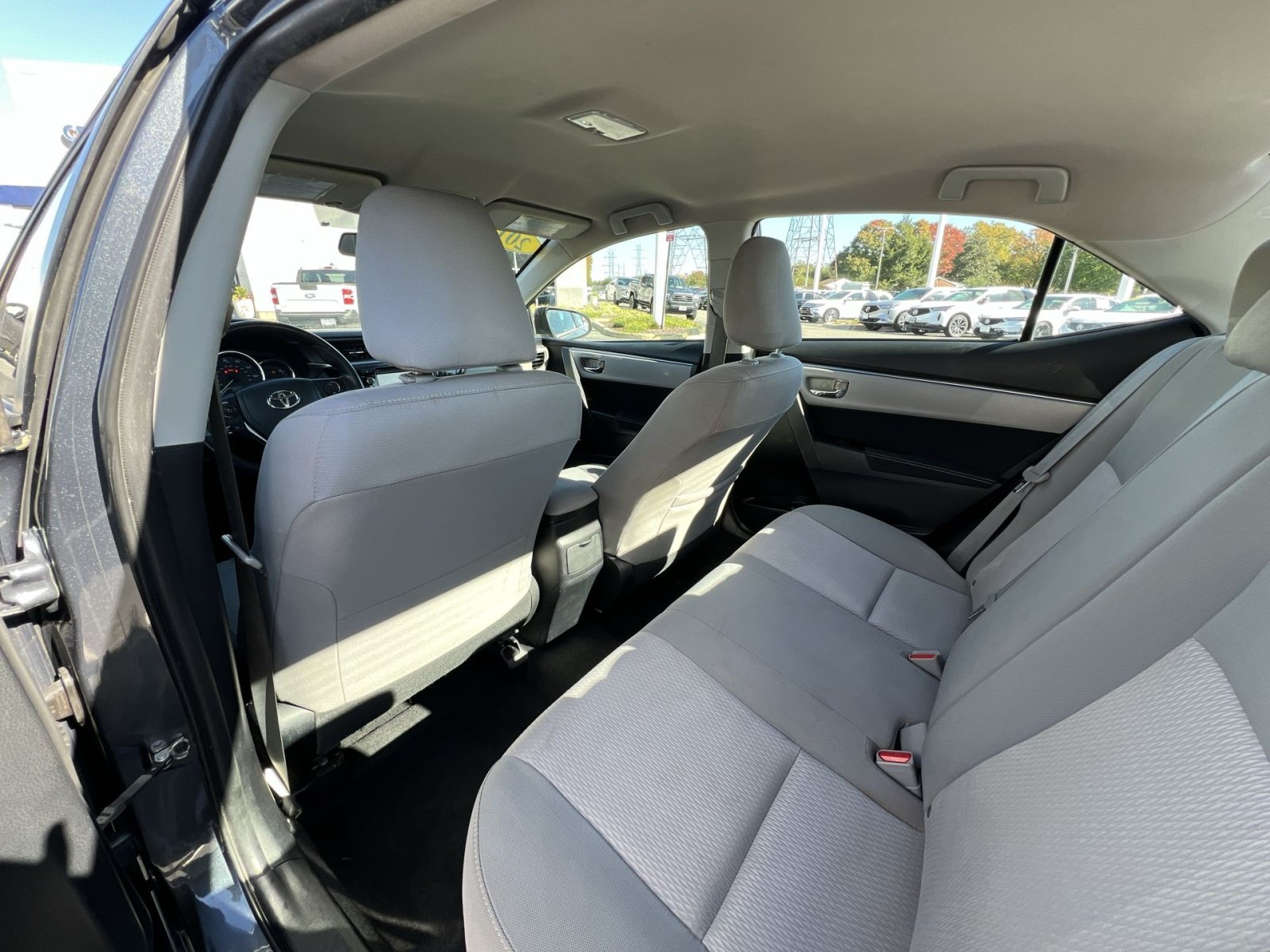 Used 2014 Toyota Corolla LE FWD image 19