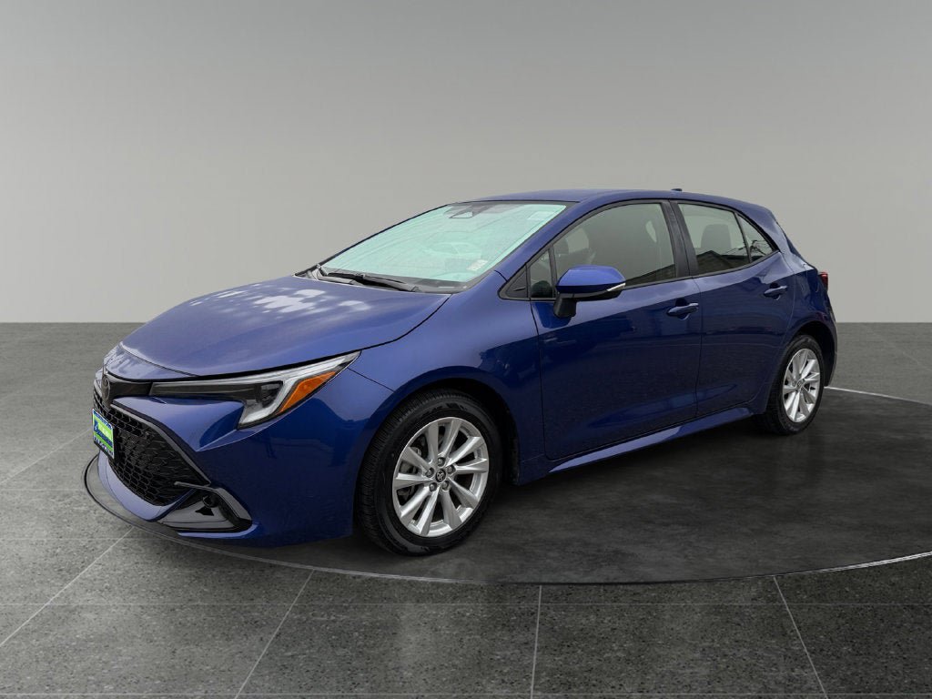Used 2025 Toyota Corolla SE w/ SE Package FWD image 3