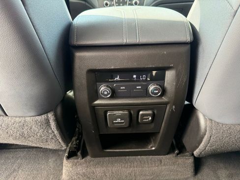 Used 2019 Chevrolet Traverse LT w/ LT Premium Package image 15