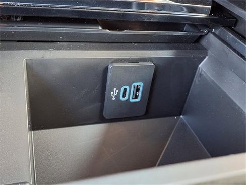 New 2026 Ford F250 Lariat w/ Black Appearance Package image 15