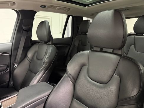 Used 2017 Volvo XC90 T6 Momentum AWD/4WD image 16
