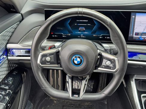 Used 2024 BMW i7 eDrive50 w/ M Sport Package RWD image 23