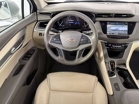Used 2018 Cadillac XT5 Luxury w/ Driver Awareness Package FWD image 29