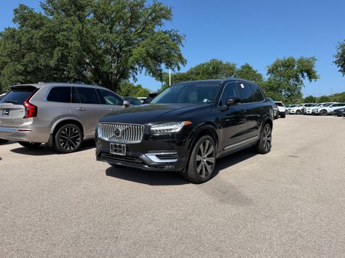 Used 2024 Volvo XC90 B6 Plus AWD/4WD image 2