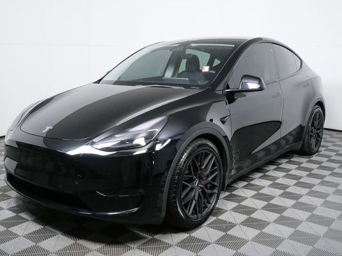 Used 2021 Tesla Model Y Performance image 3