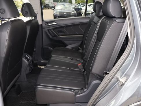 Certified 2024 Volkswagen Tiguan SE FWD image 13