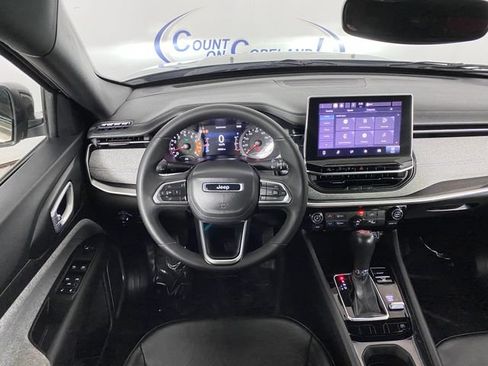 Used 2023 Jeep Compass Latitude AWD/4WD image 15