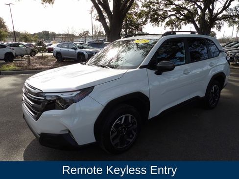 Used 2025 Subaru Forester Premium w/ Convenience Package #1 image 4