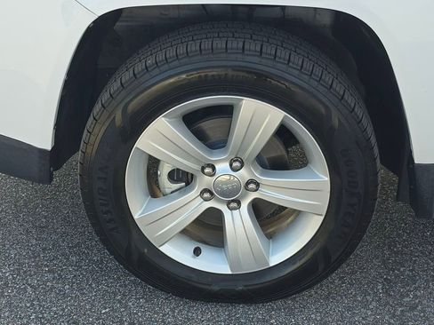 Used 2015 Jeep Compass High Altitude image 27