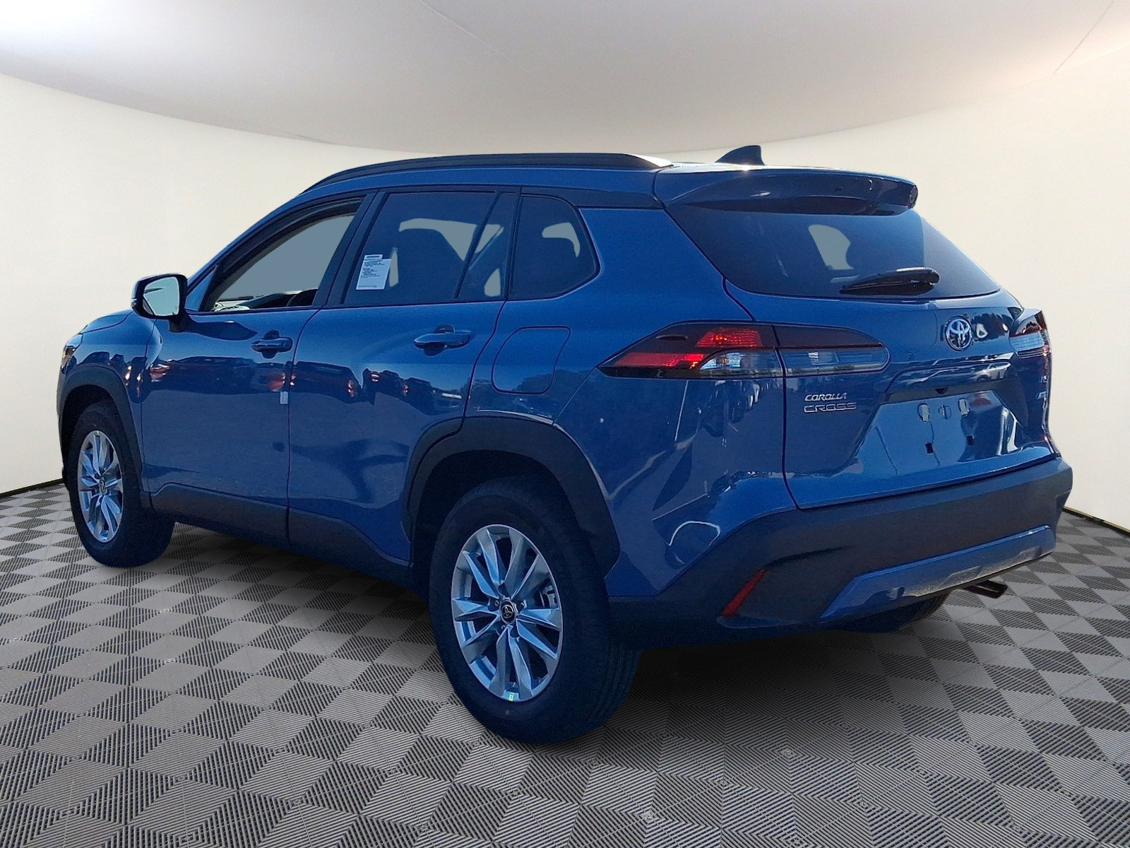 New 2026 Toyota Corolla Cross LE w/ Moonroof Package AWD/4WD image 4