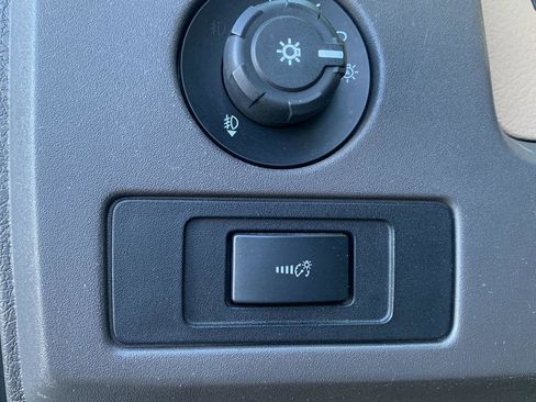 Used 2013 Ford F150 XLT w/ Luxury Equipment Group image 11