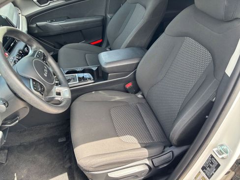 Used 2024 Kia Sportage LX FWD image 35