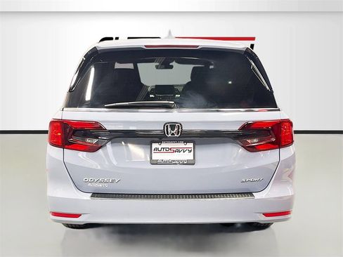Used 2024 Honda Odyssey Sport image 6