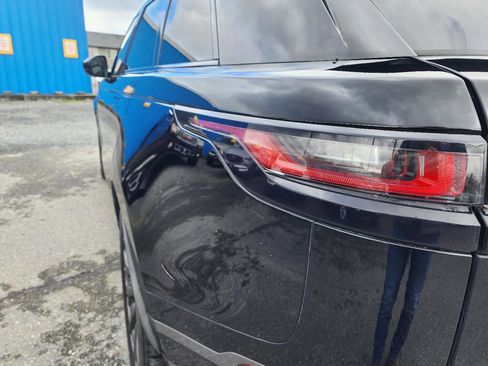 Used 2018 Land Rover Range Rover Velar R-Dynamic SE image 37