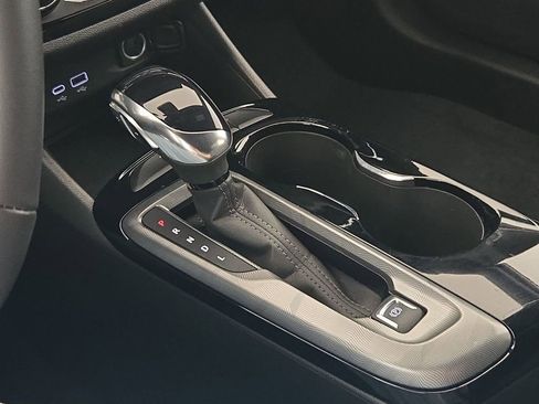 Used 2025 Buick Envista Sport Touring image 21