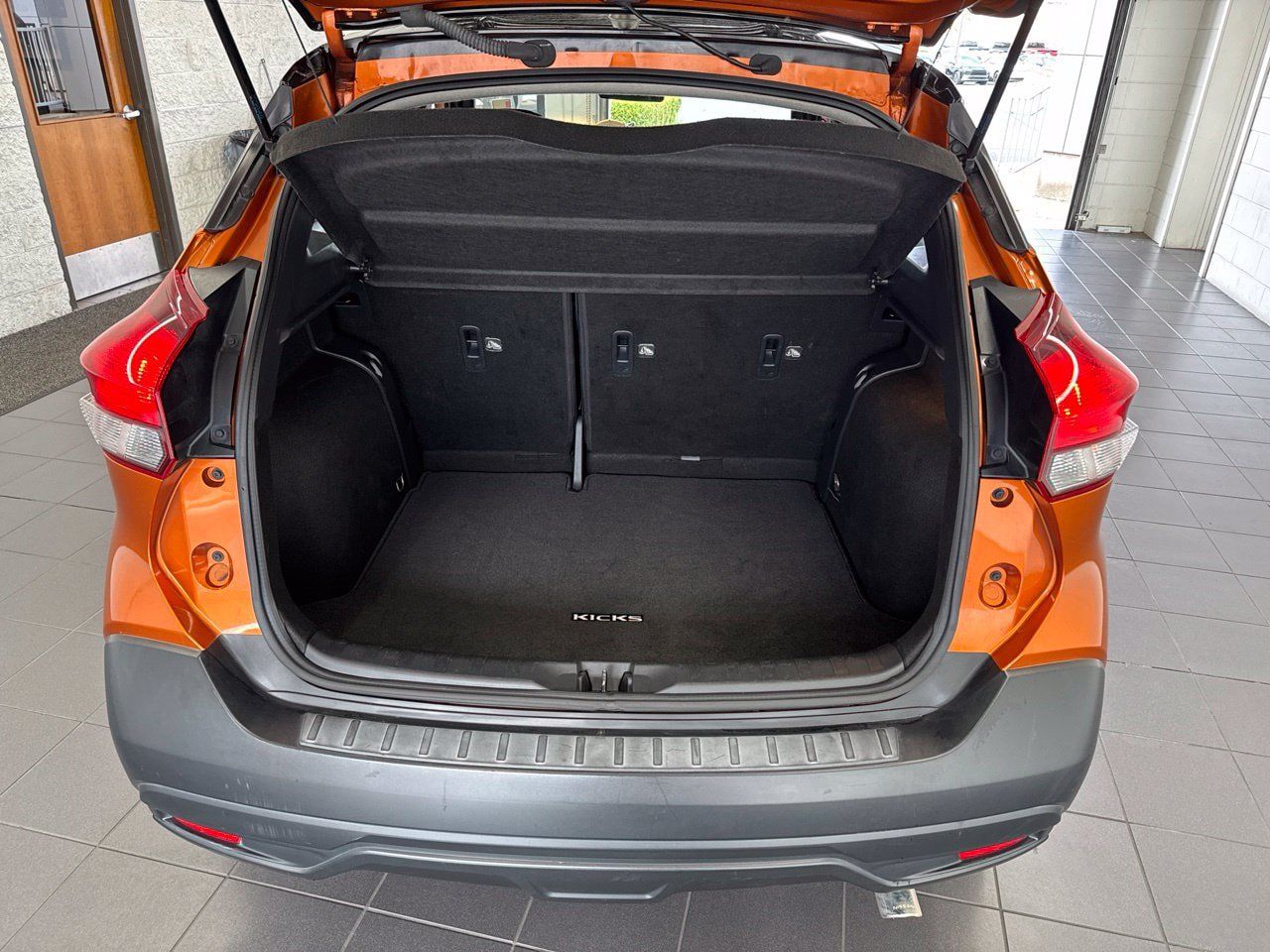 Used 2018 Nissan Kicks SV w/ Exterior Package FWD image 9