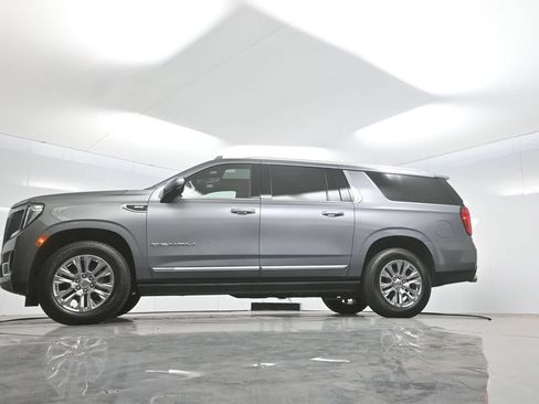 Used 2022 GMC Yukon XL Denali AWD/4WD image 7