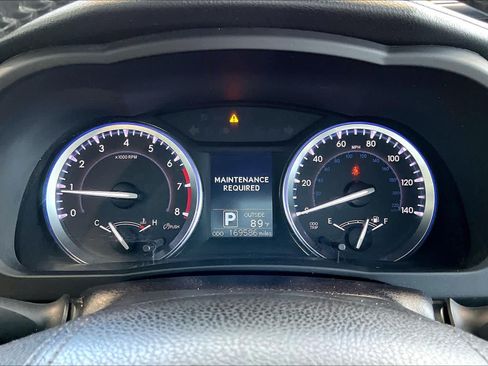 Used 2016 Toyota Highlander Plus FWD image 25