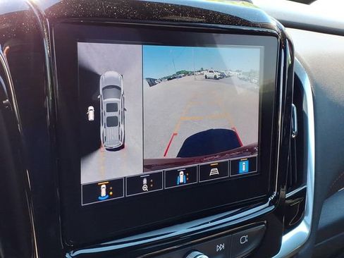Used 2022 Chevrolet Traverse RS FWD image 24