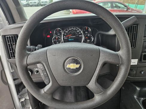 Used 2018 Chevrolet Express 4500 w/ Shuttle Bus Package RWD image 44