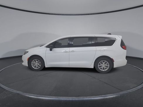 New 2026 Chrysler Voyager LX image 9