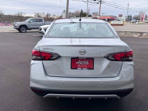 Used 2025 Nissan Versa S w/ Trunk Package image 4