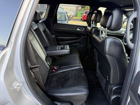 Used 2017 Jeep Grand Cherokee Altitude AWD/4WD image 14
