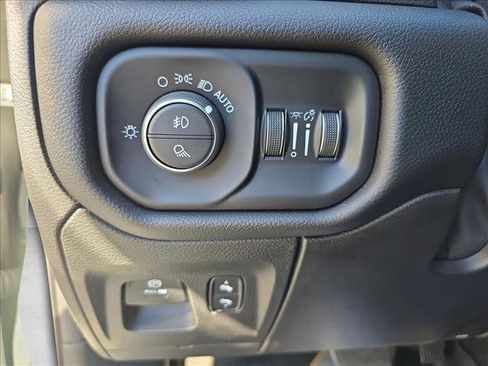 Used 2020 RAM 1500 Laramie image 24