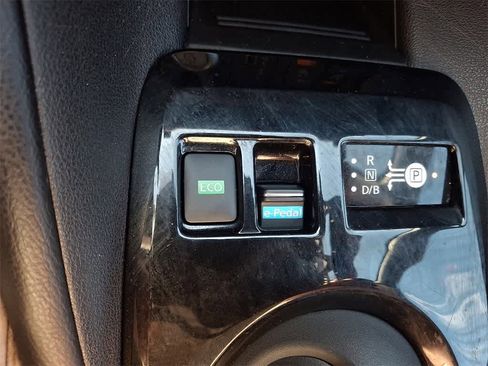 Used 2022 Nissan Leaf SV image 22