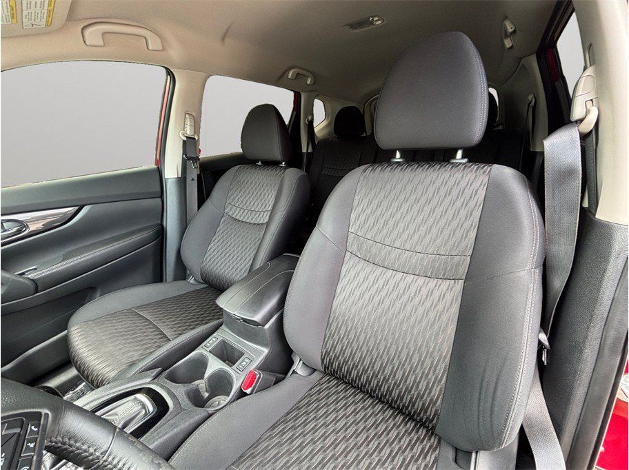 Used 2018 Nissan Rogue SV FWD image 15