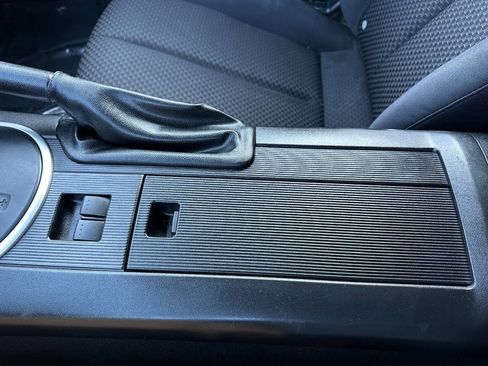 Used 2006 MAZDA MX-5 Miata Sport image 43