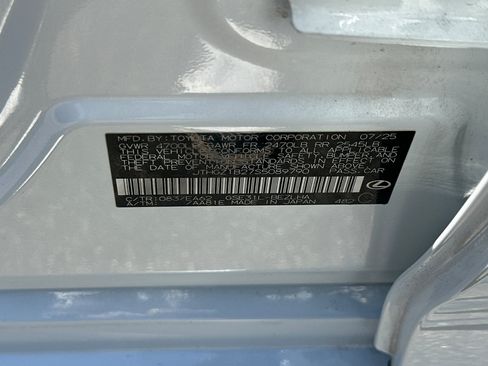 Certified 2025 Lexus IS 350 F Sport RWD image 29