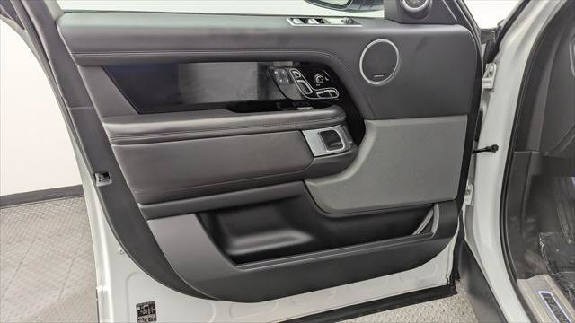 Used 2020 Land Rover Range Rover HSE AWD/4WD image 13