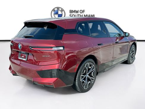 Used 2024 BMW iX xDrive50 w/ Sport Package AWD/4WD image 7