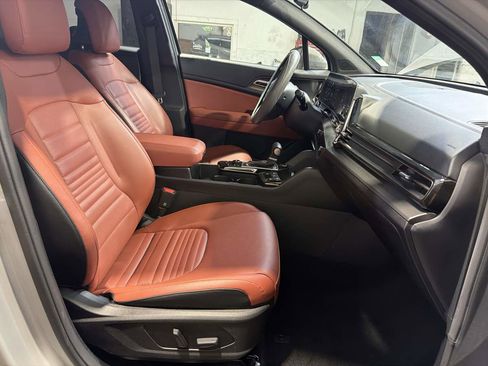 Used 2023 Kia Sportage SX image 29